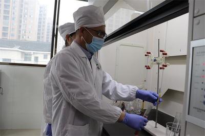 中共邵陽市委統(tǒng)戰(zhàn)部-本網(wǎng)要聞-【學民企榜樣 聚邵商力量 做時代貢獻】技術創(chuàng)新引領企業(yè)前行路--記湖南省天香生物科技有限責任公司董事長黃名勇